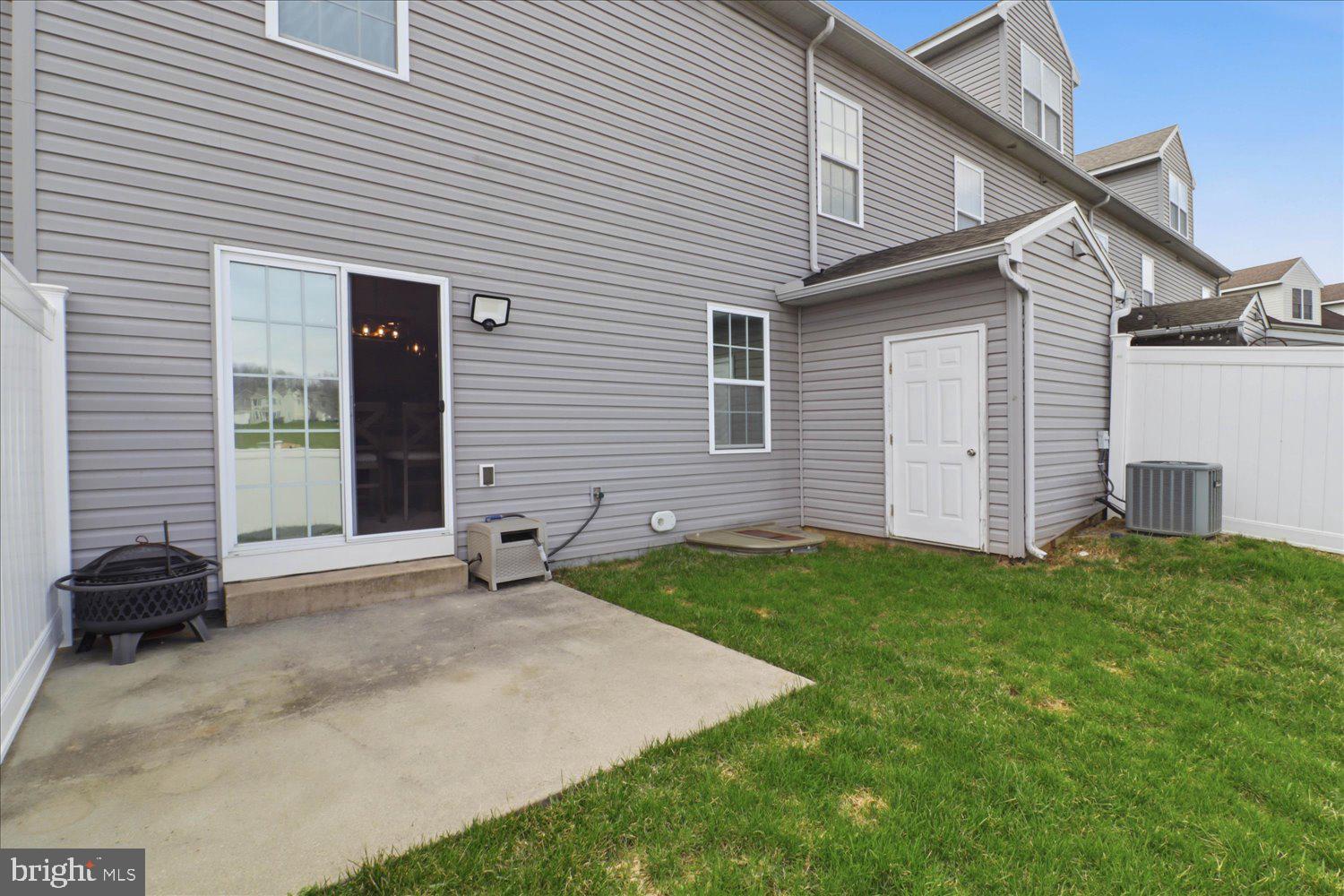 MACINTOSH CROSSING - Residential
