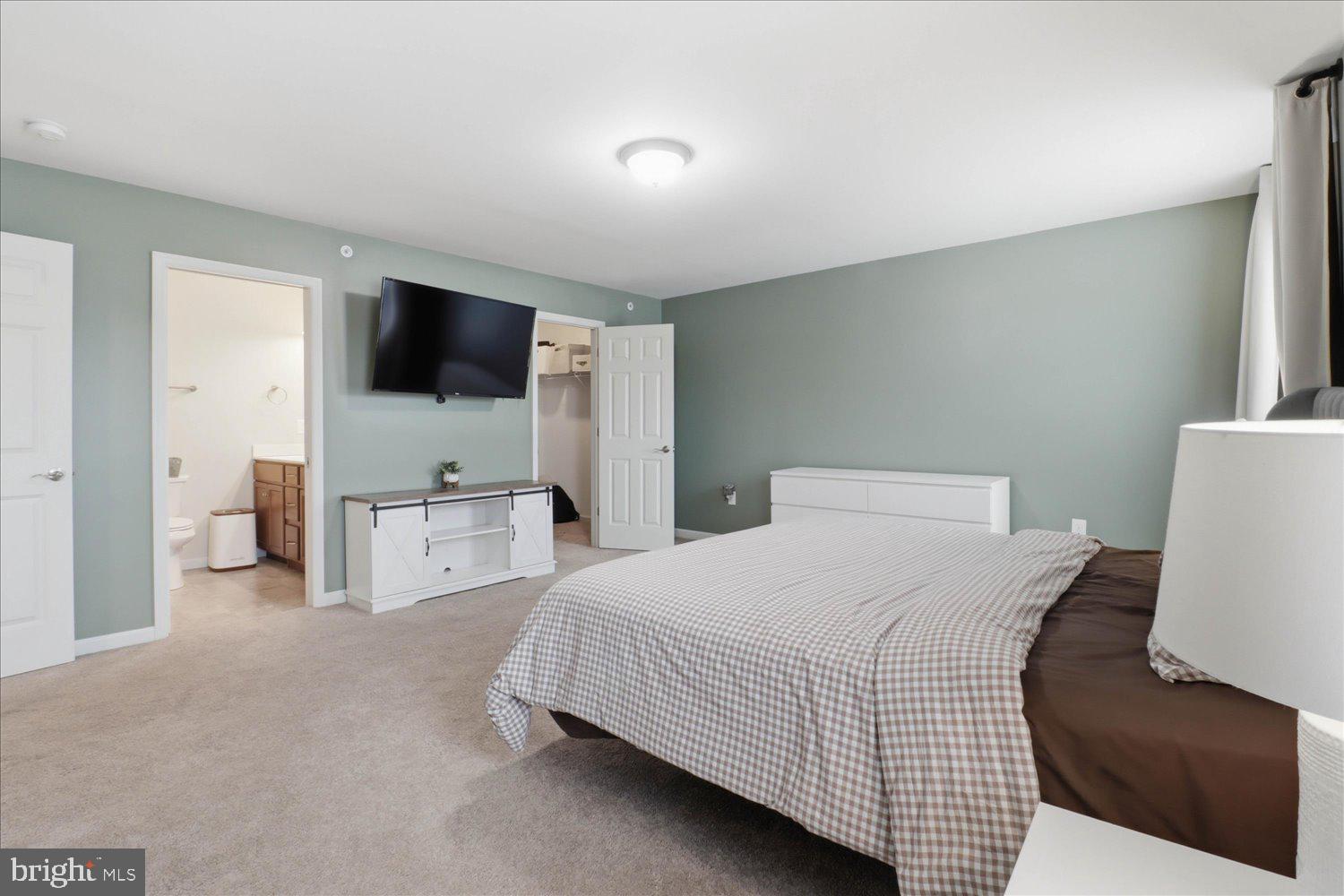 MACINTOSH CROSSING - Residential