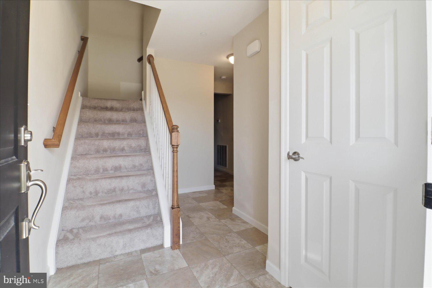 MACINTOSH CROSSING - Residential