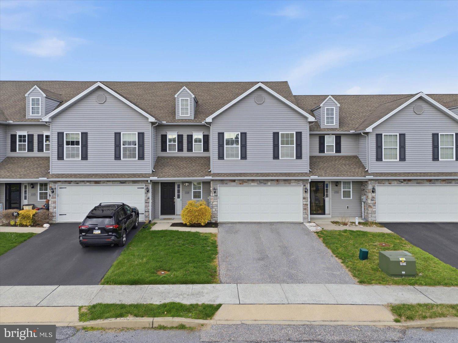 MACINTOSH CROSSING - Residential
