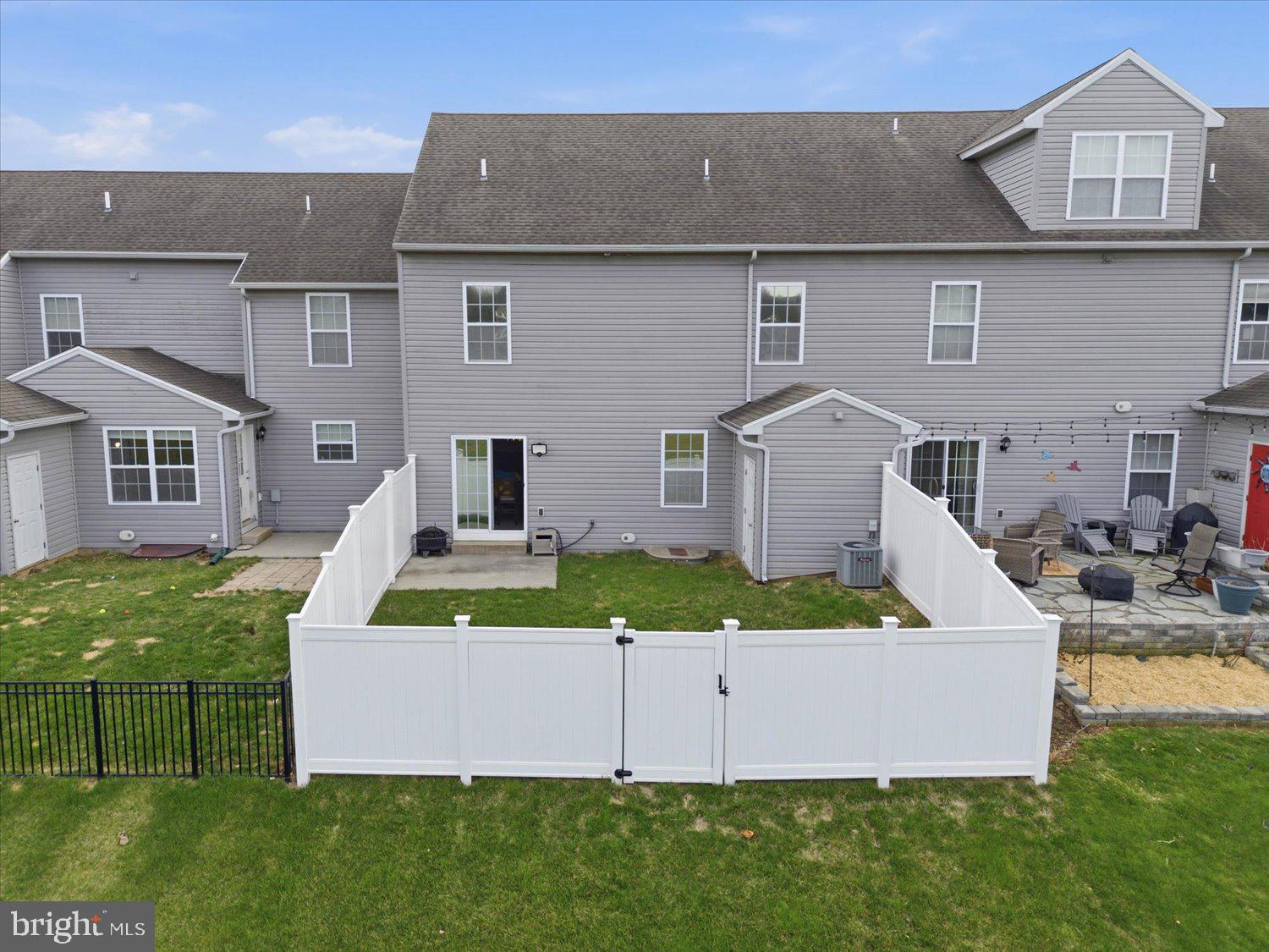 MACINTOSH CROSSING - Residential