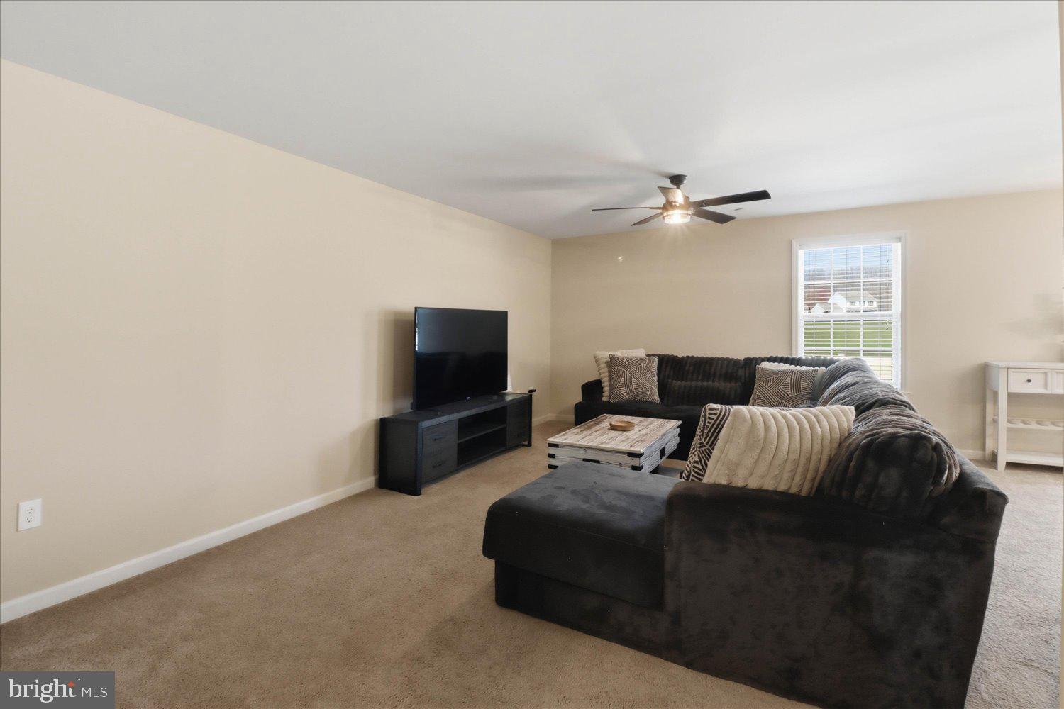 MACINTOSH CROSSING - Residential