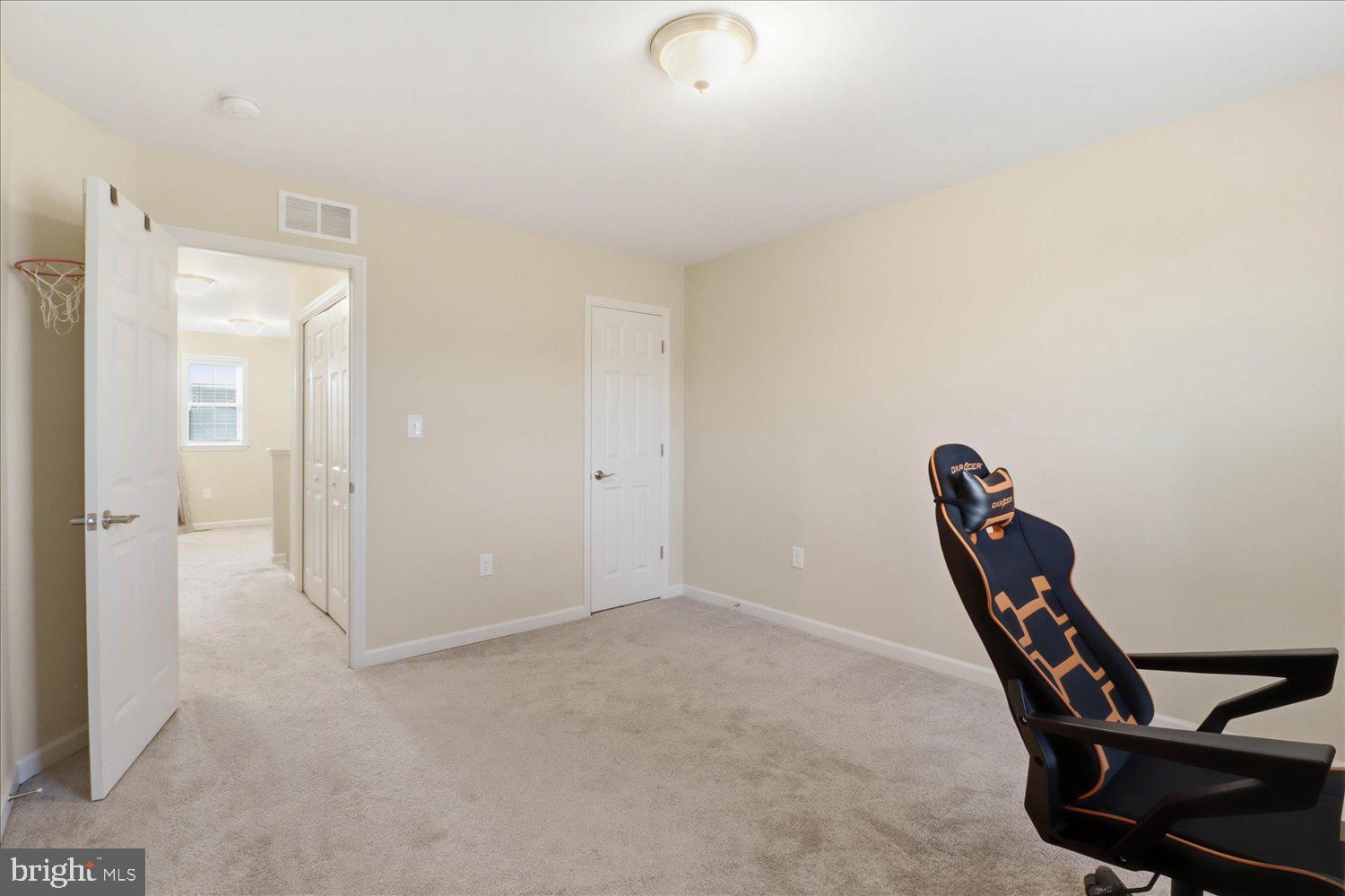 MACINTOSH CROSSING - Residential