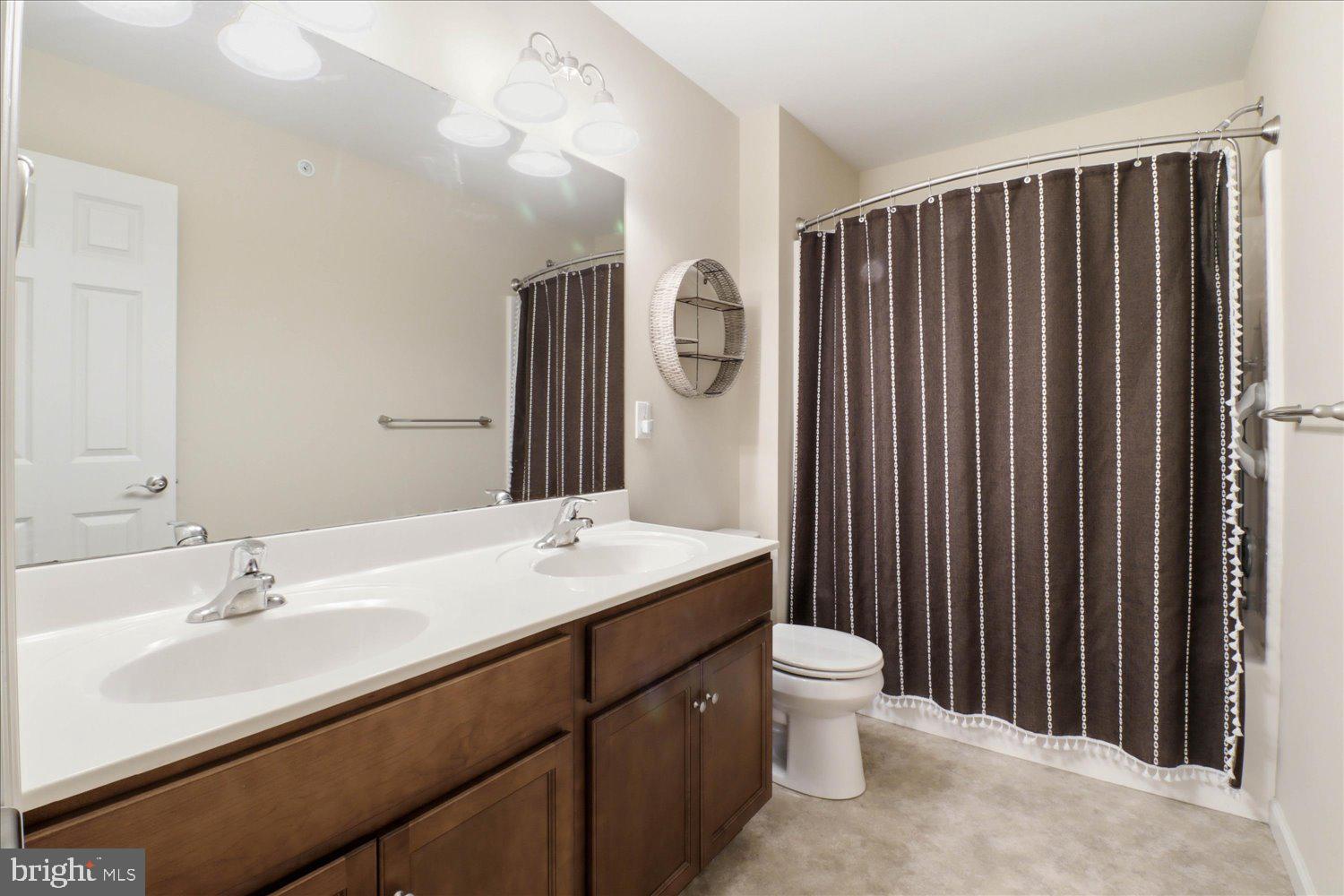 MACINTOSH CROSSING - Residential