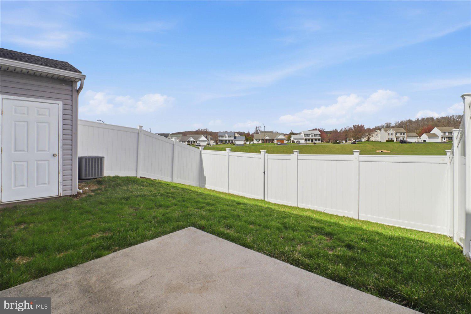 MACINTOSH CROSSING - Residential