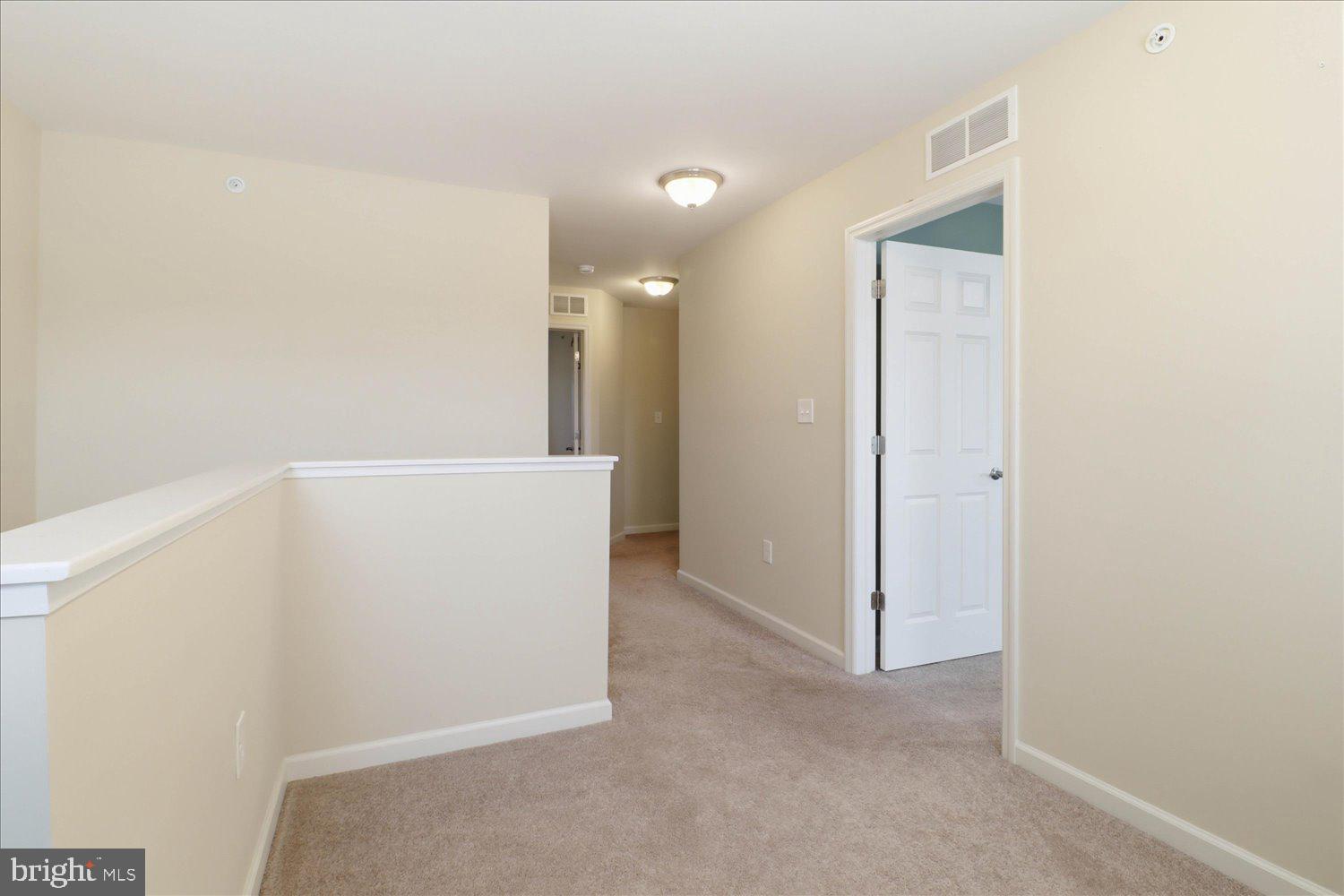 MACINTOSH CROSSING - Residential