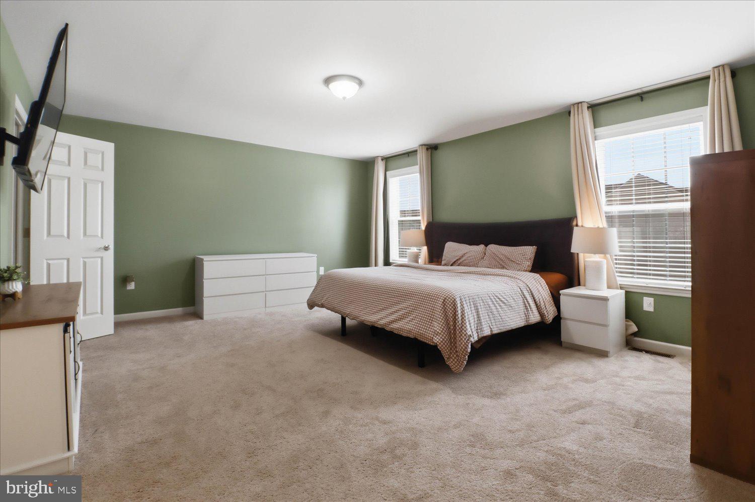 MACINTOSH CROSSING - Residential