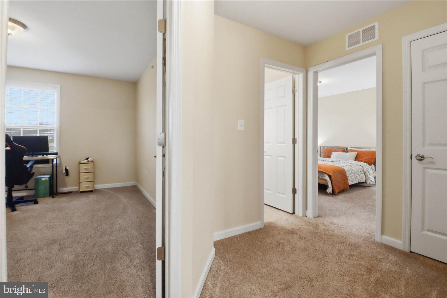 MACINTOSH CROSSING - Residential