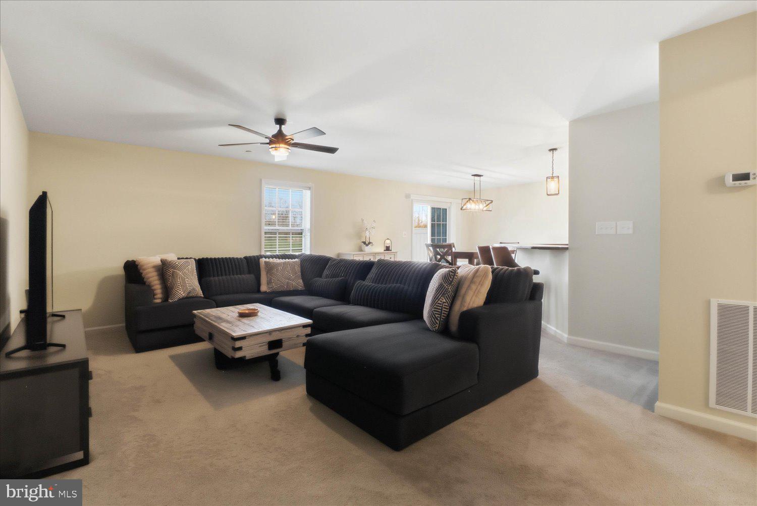 MACINTOSH CROSSING - Residential