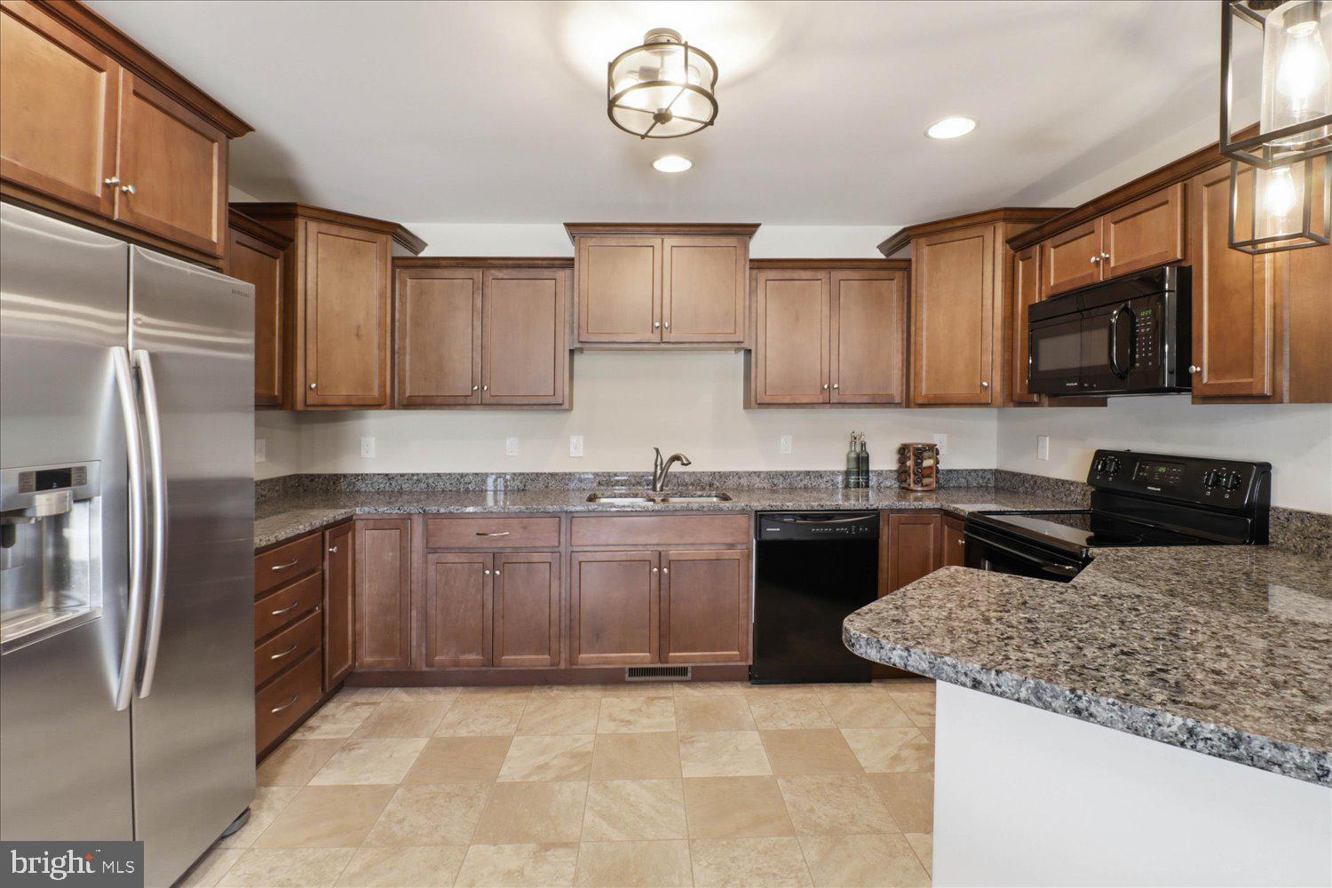 MACINTOSH CROSSING - Residential