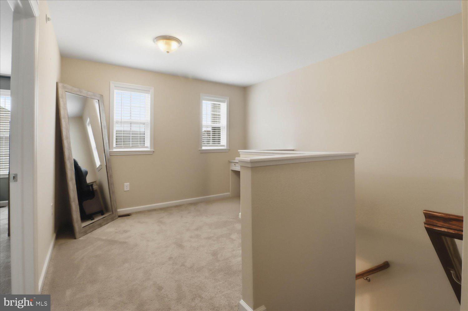 MACINTOSH CROSSING - Residential