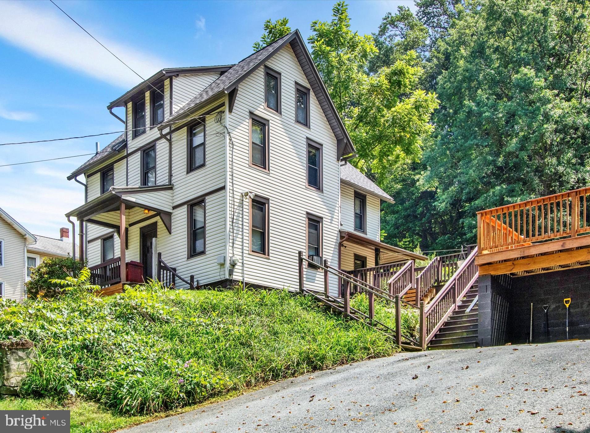 1526 GREEN HILLS ROAD