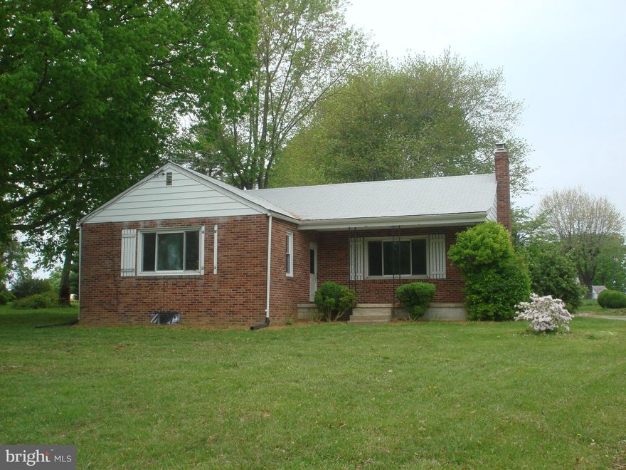 AVAILABLE NOW FOR RENT - 3 BEDROOM 1.5 BATHROOM BRICK RANCHER SITUATED ON LEVEL LOT!!  FRESHLY PAINTED,  NEW BATHROOM & UPDATED KITCHEN, HARDWOOD FLOORS THROUGHOUT, DETACHED 2 CAR GARAGE AND SPACIOUS YARD. CONVENIENT TO HARFORD COMMUNITY COLLEGE AND DOWNTOWN BEL AIR. RENTAL APPLICATION ONLINE AND ON KITCHEN COUNTER.  NO PETS