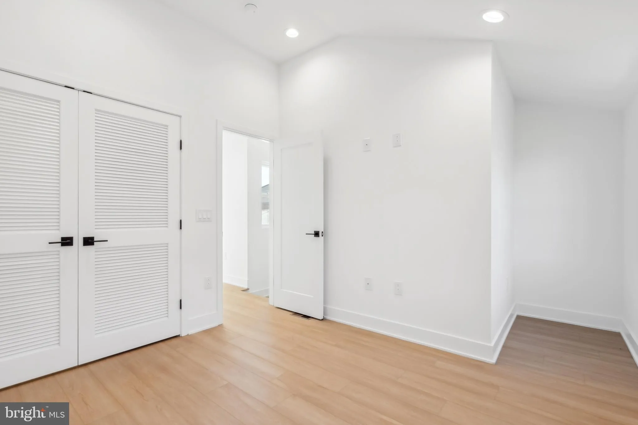 Philadelphia, Pennsylvania 19125, United States, 2 Bedrooms Bedrooms, ,2 BathroomsBathrooms,Residential,Active,36149