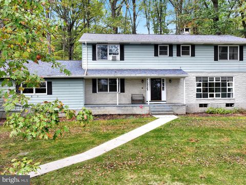 205 RONALD AVENUE ORWIGSBURG PA 17961