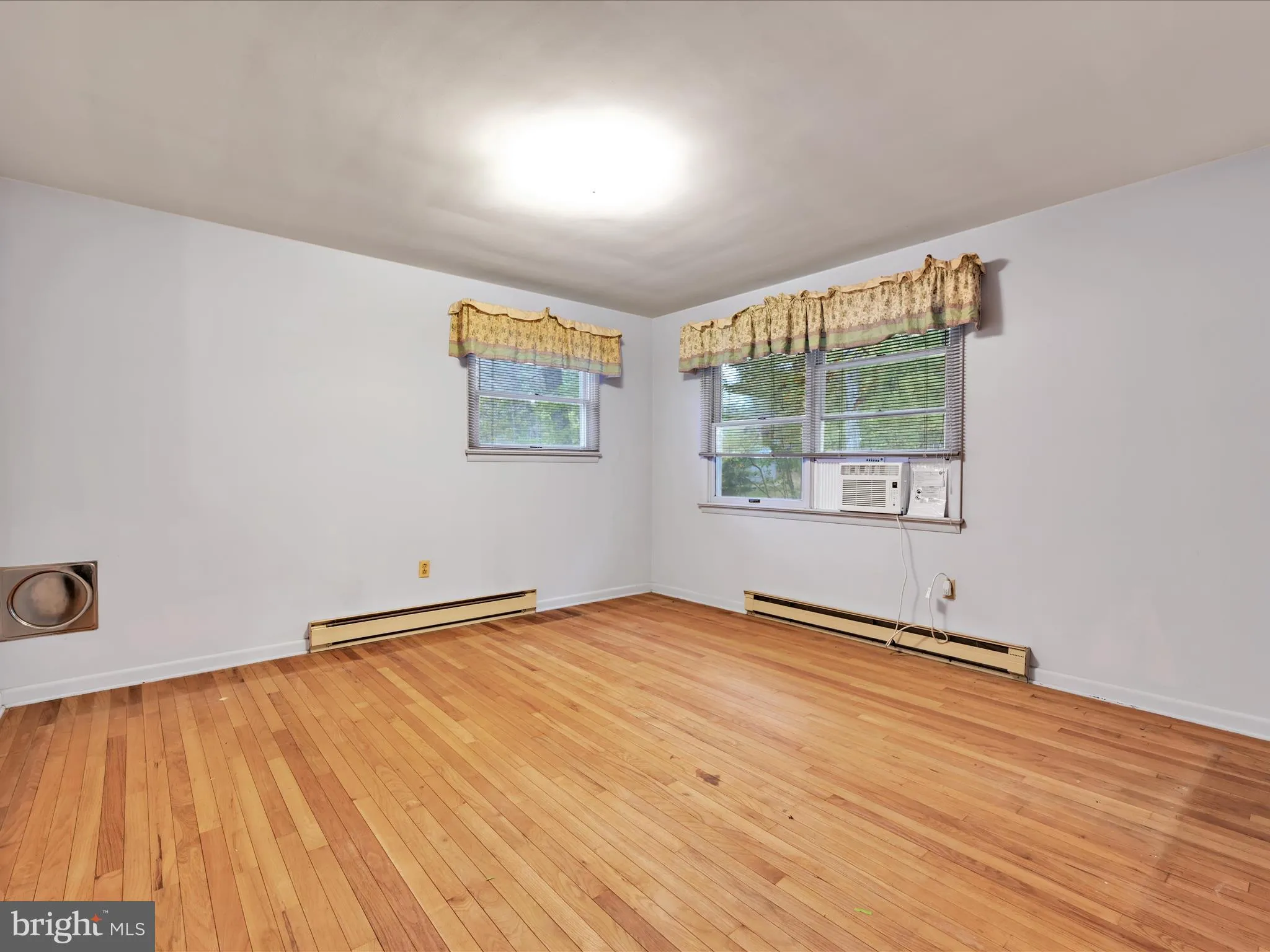 Orwigsburg, Pennsylvania 17961, United States, 4 Bedrooms Bedrooms, ,3 BathroomsBathrooms,Residential,Pending,228427