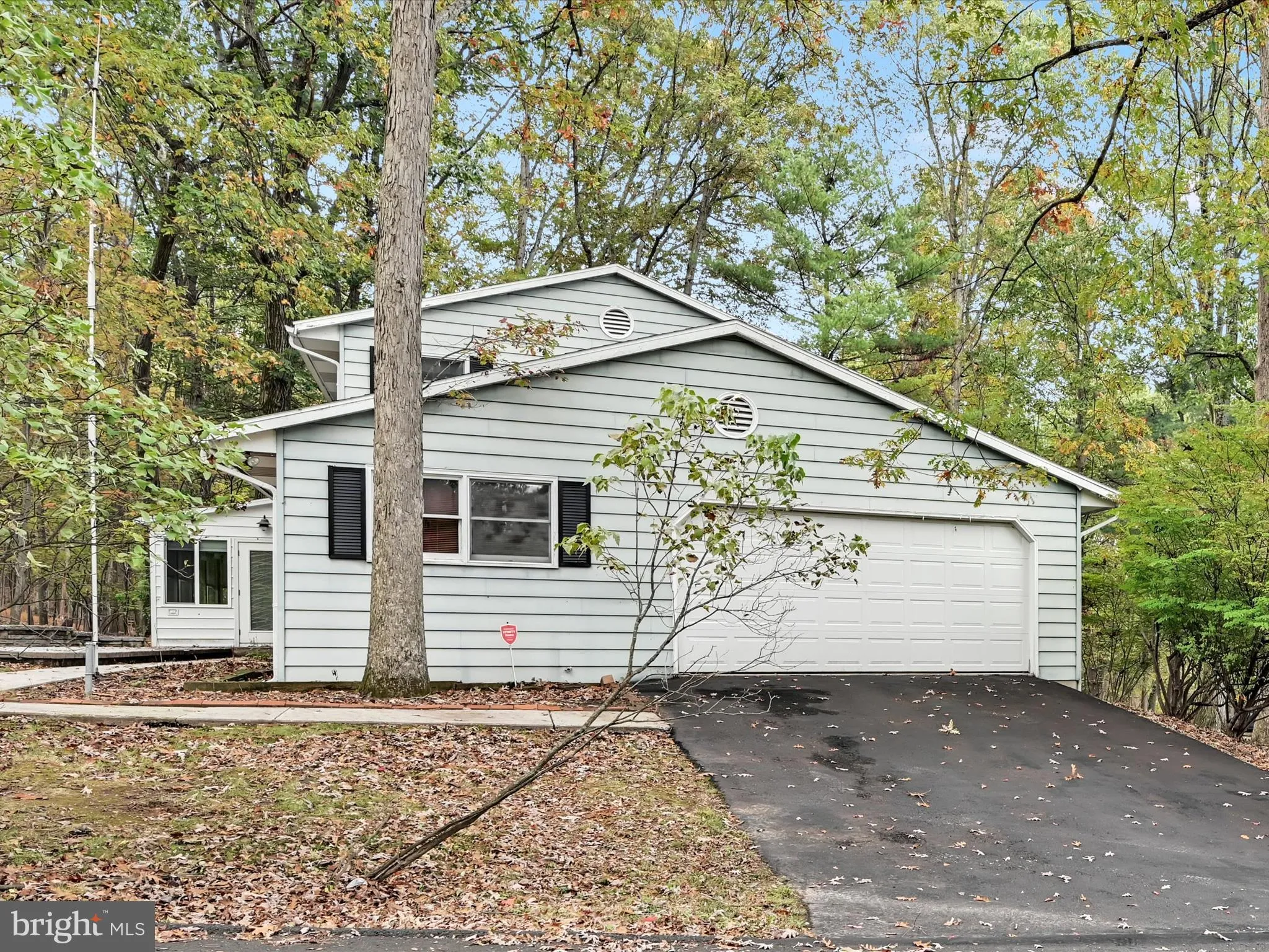 Orwigsburg, Pennsylvania 17961, United States, 4 Bedrooms Bedrooms, ,3 BathroomsBathrooms,Residential,Pending,228427