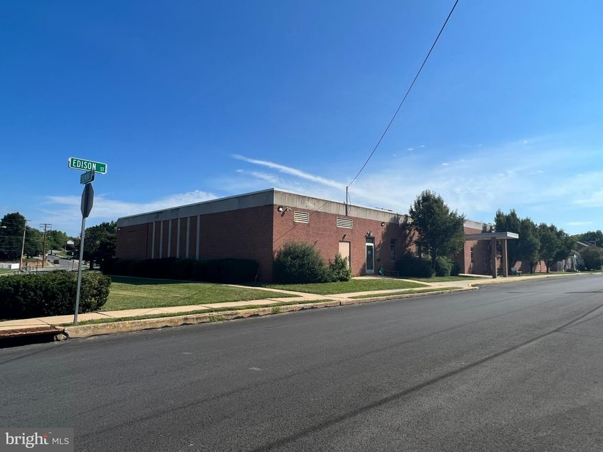 31,000 +/- SF industrial facility that features conditioned office and warehouse/assembly space, five docks with levelers, 13.5' clear heights, large office space, and commercial kitchen. Other building features include concrete floors, plenty of restrooms, large training/conference rooms, heavy power, sprinkler system, and newer roof. The property has a large, secure outside storage yard as well as a separate parking lot for approximately 35 vehicles. Sale will include parcel 12-389-11-0002-00-00000 and 12-389-11-0001-
A0-00000.