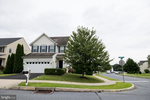 Photo of 303 Pennshire Drive, LANCASTER, PA 17603 (MLS # PALA2076058)