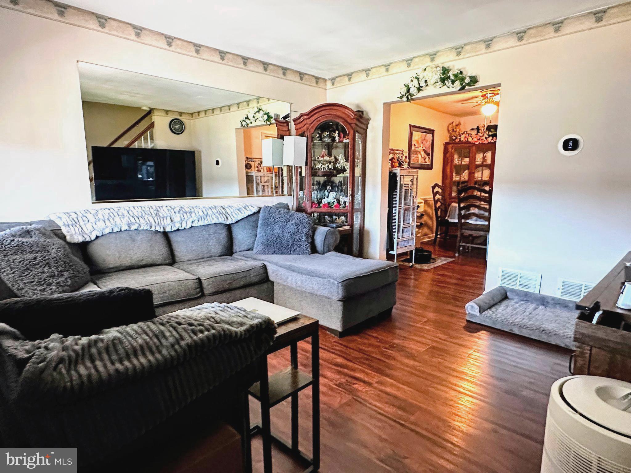 GRAY MANOR - Residential