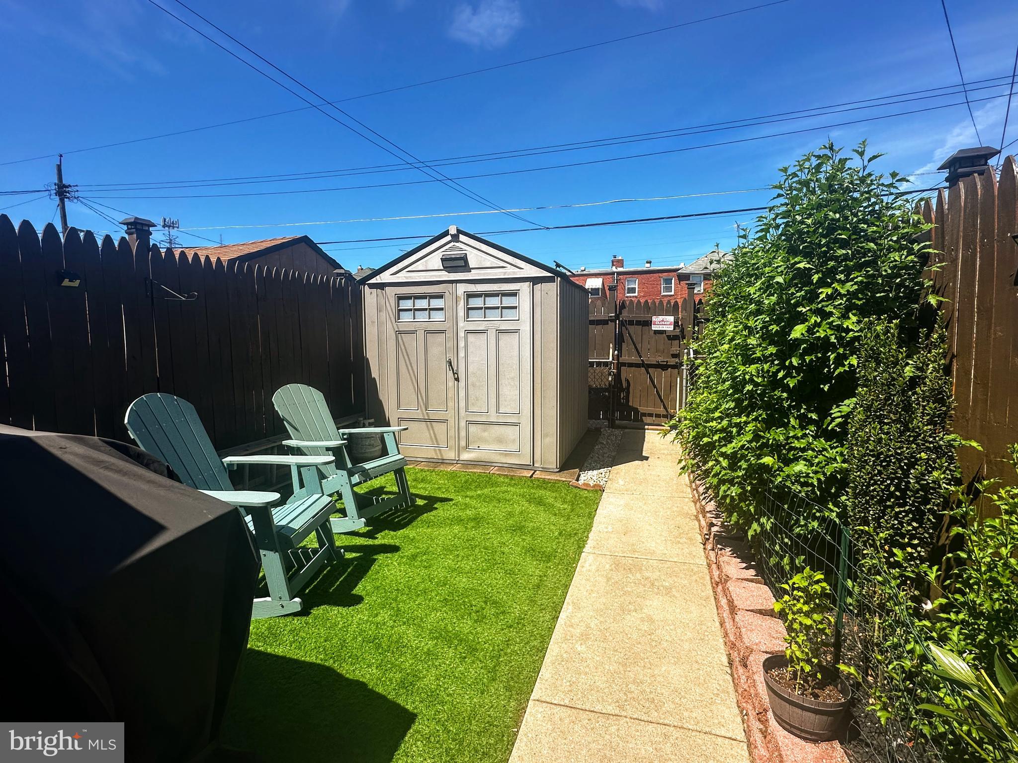 GRAY MANOR - Residential