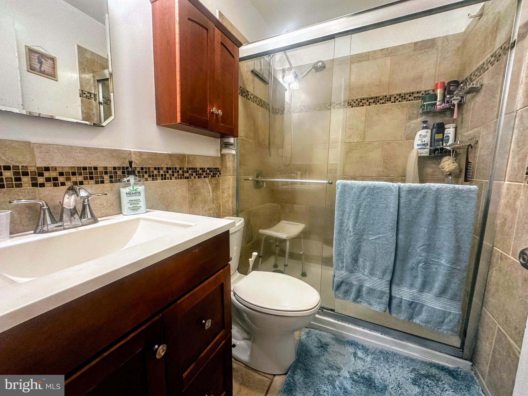 GRAY MANOR - Residential