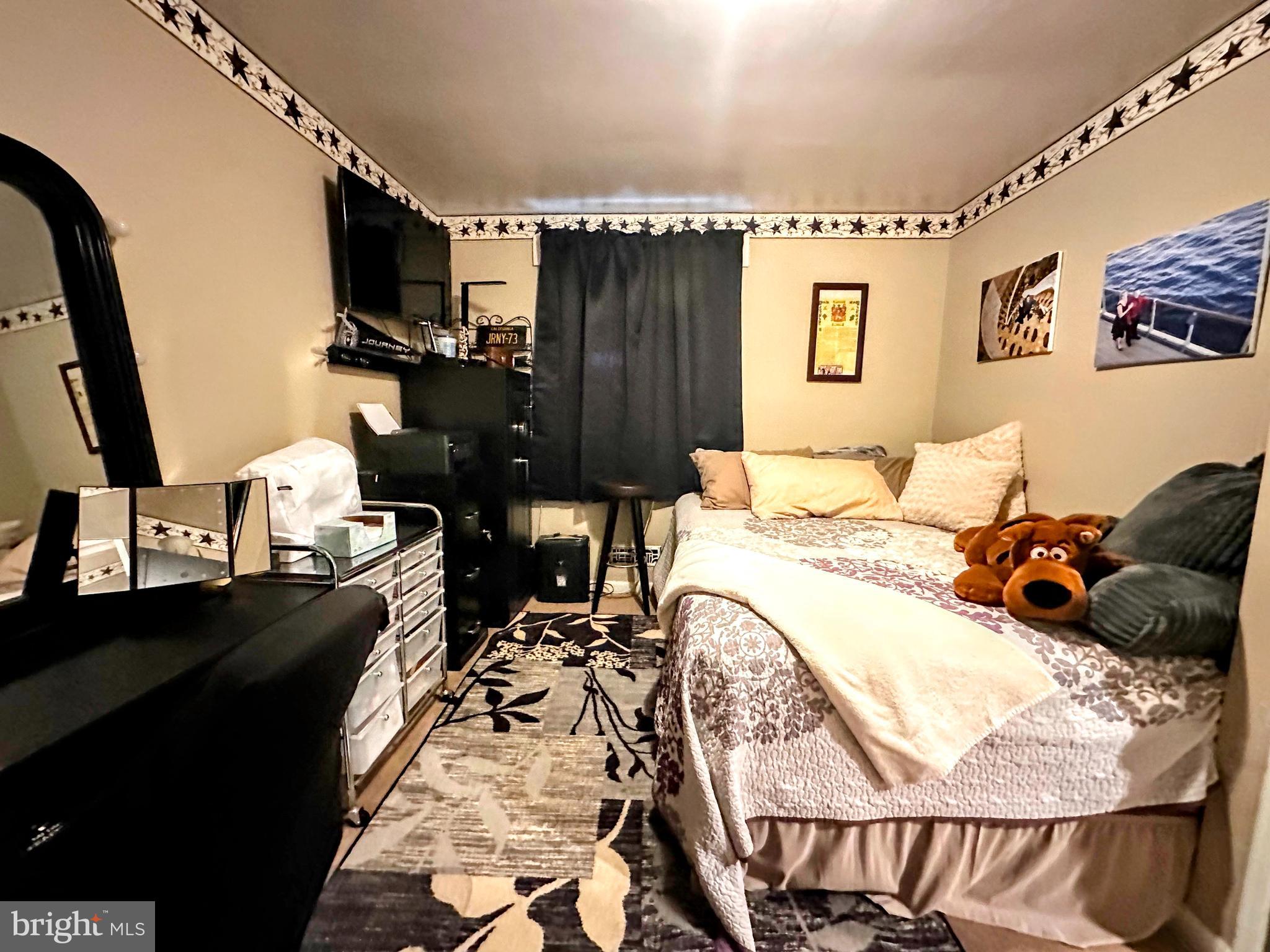 GRAY MANOR - Residential