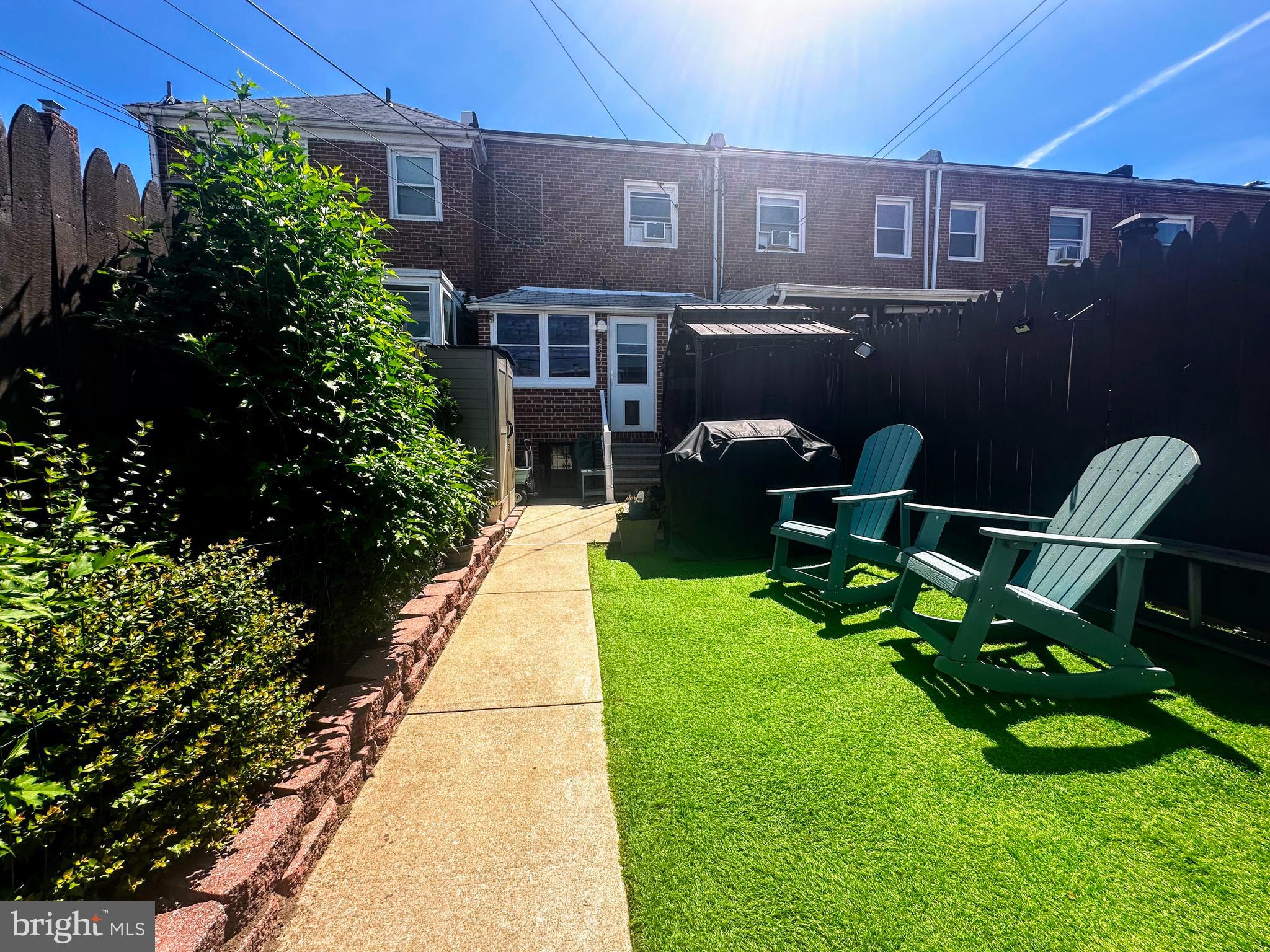 GRAY MANOR - Residential