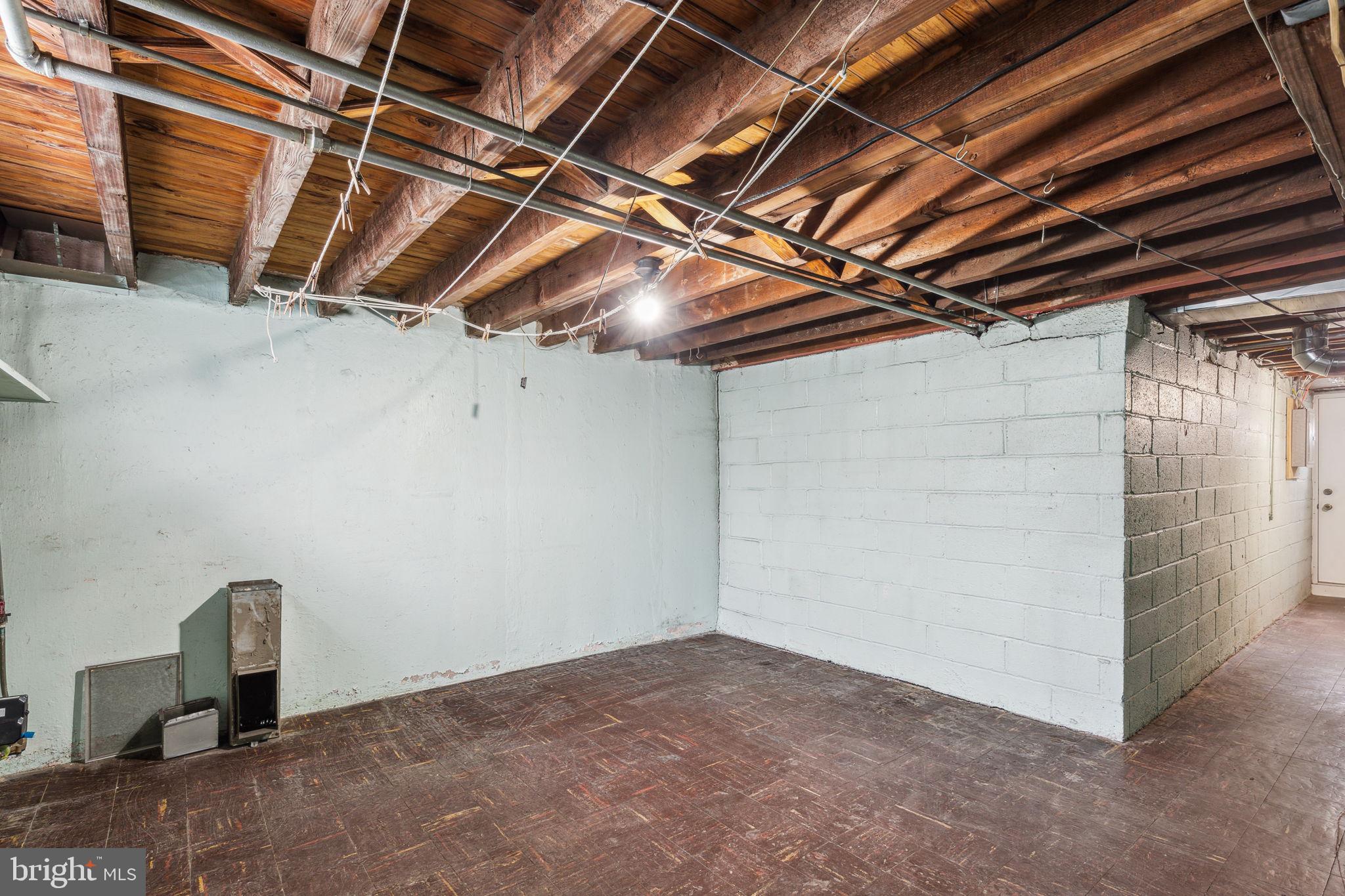 MAYFAIR (EAST) - Residential