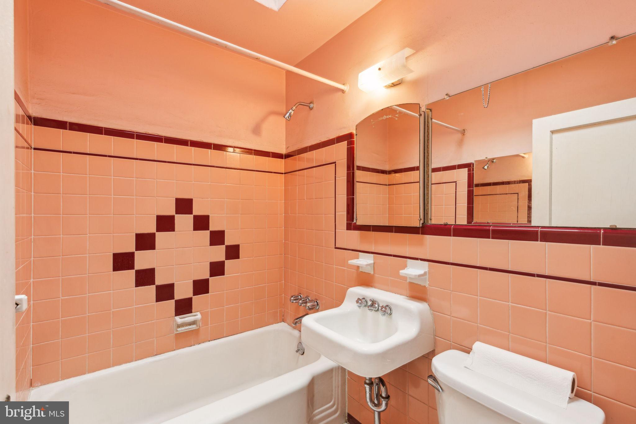 MAYFAIR (EAST) - Residential