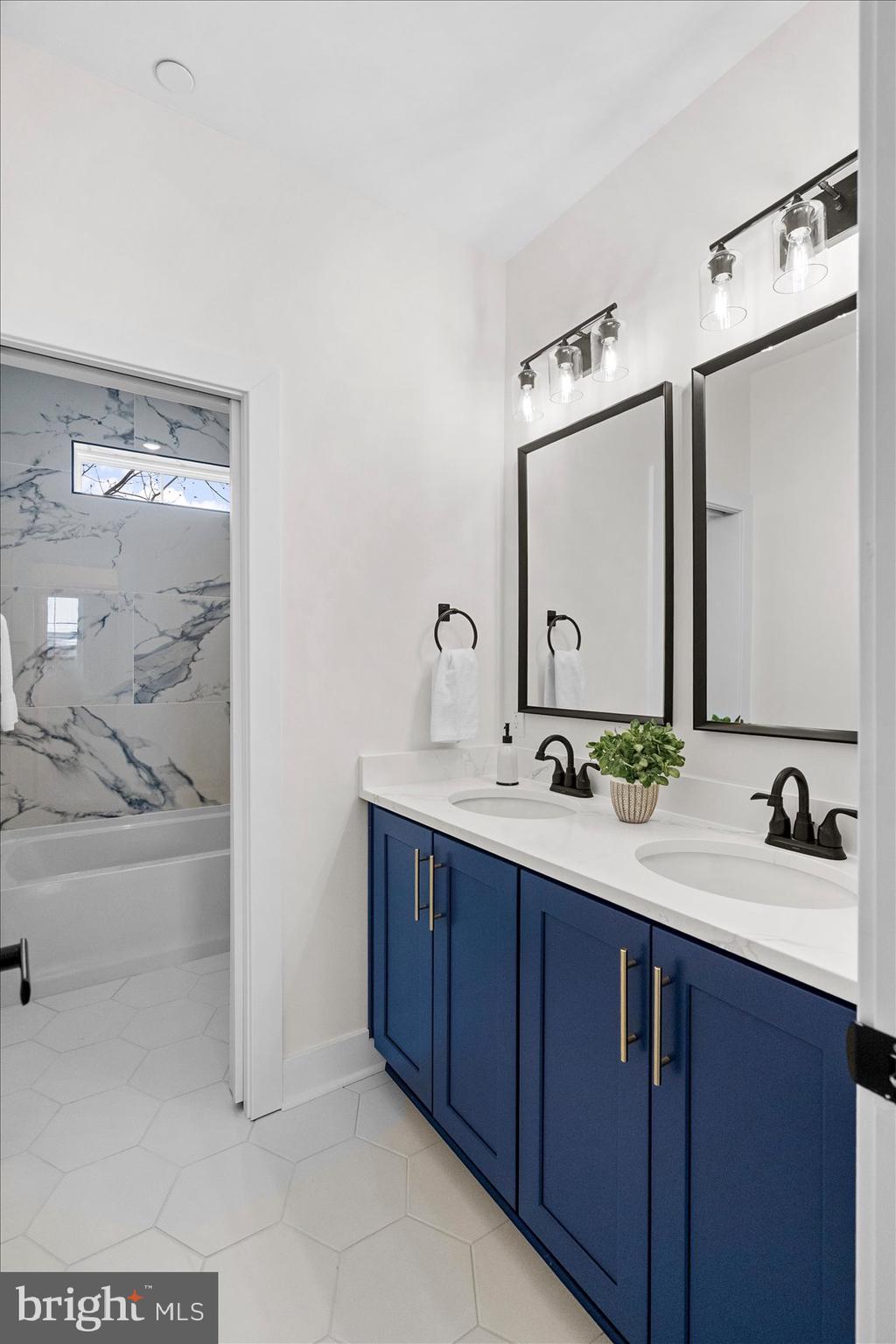 MILLERS ISLAND - Residential