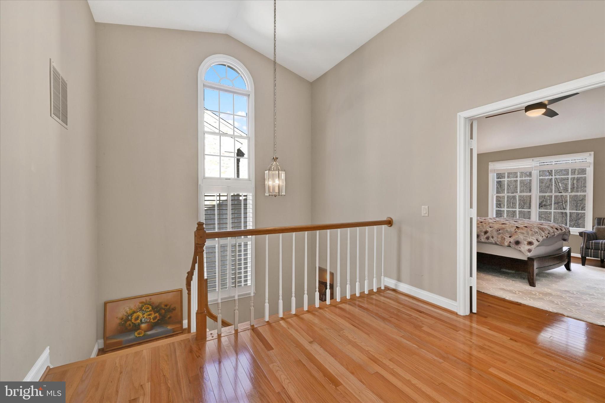 AUTUMN CREST - Residential