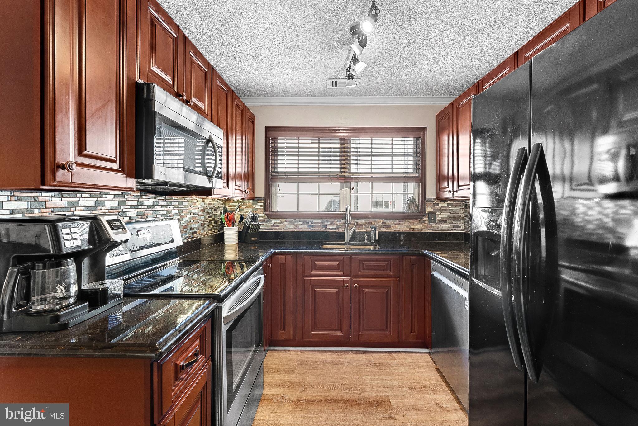 FOX CHASE - Residential