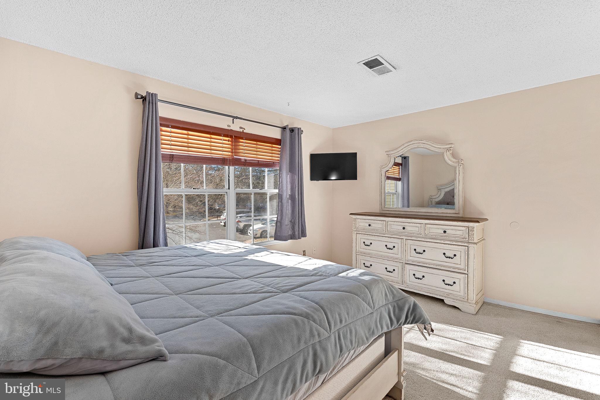 FOX CHASE - Residential