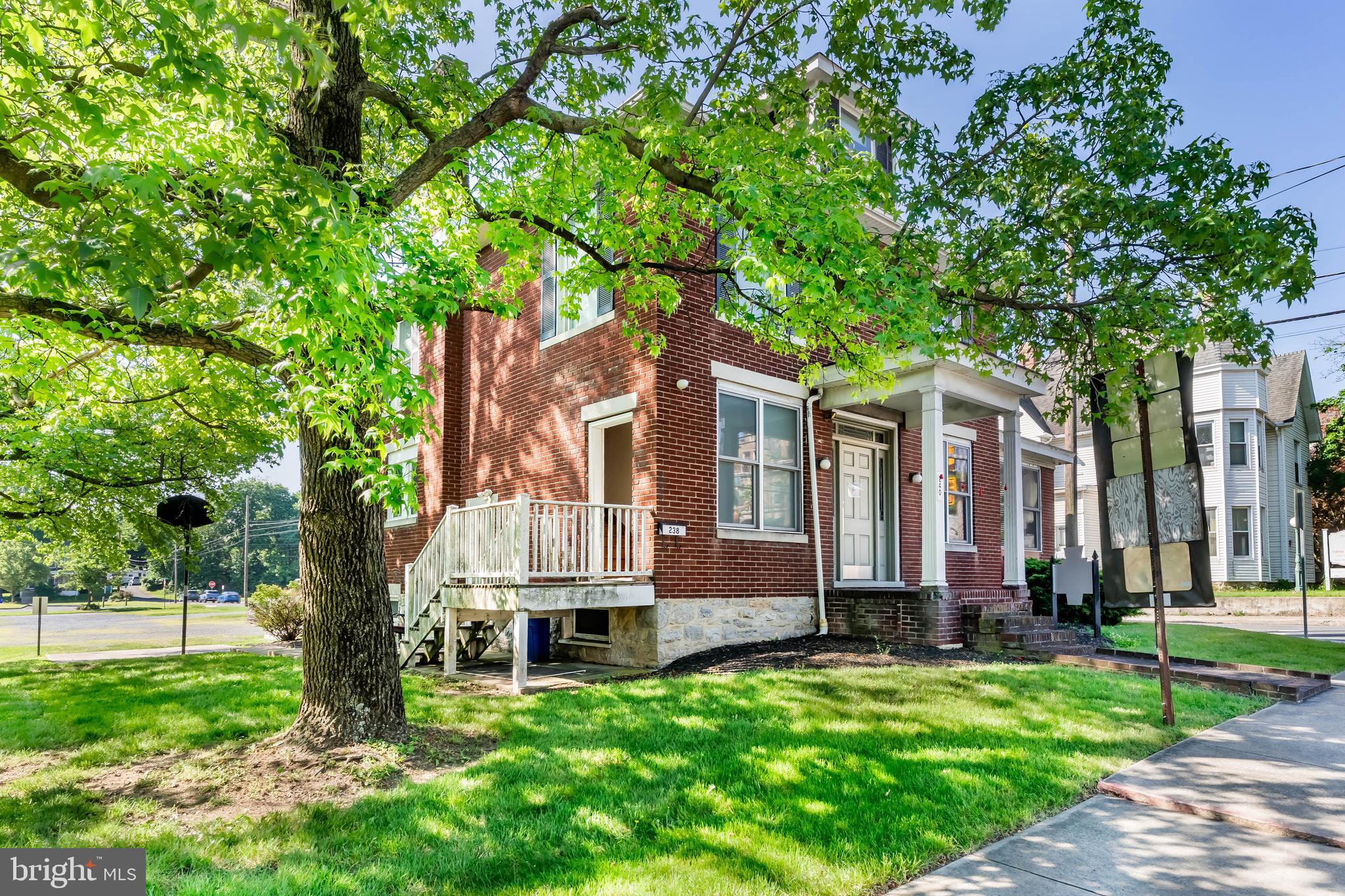 240 W KING STREET