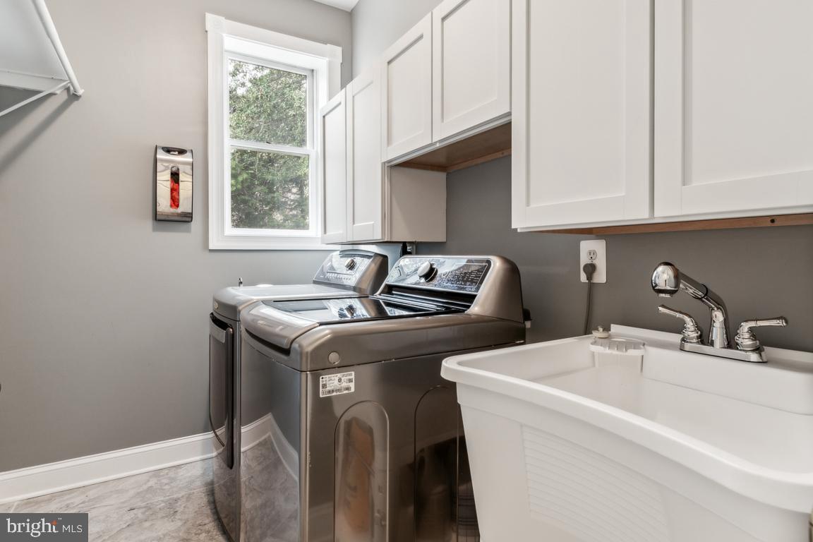 DUNN LORING GARDENS - Residential