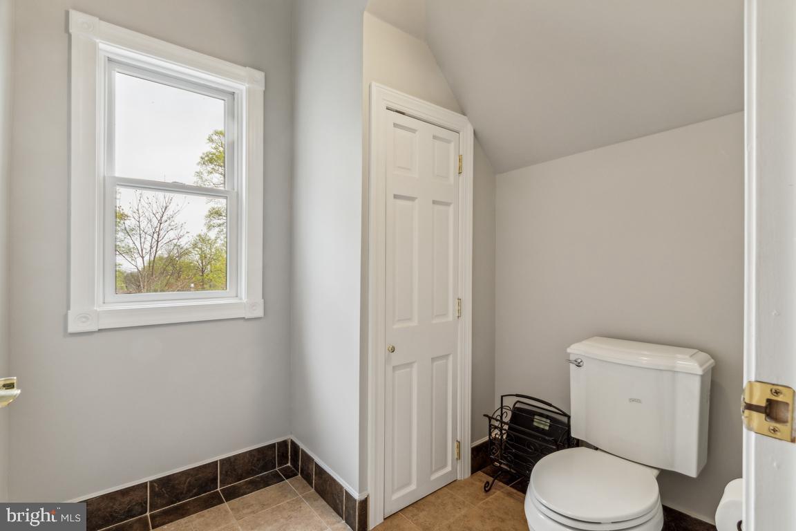 DUNN LORING GARDENS - Residential