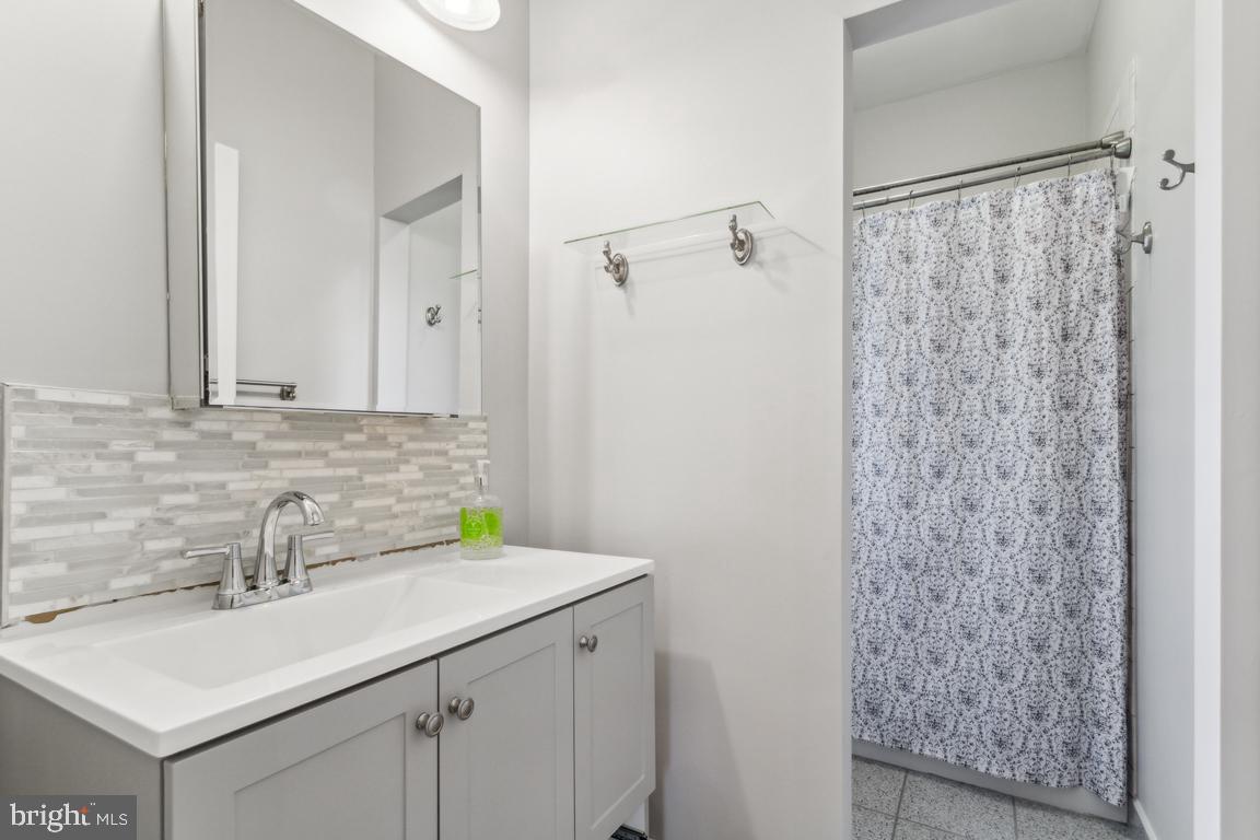 DUNN LORING GARDENS - Residential