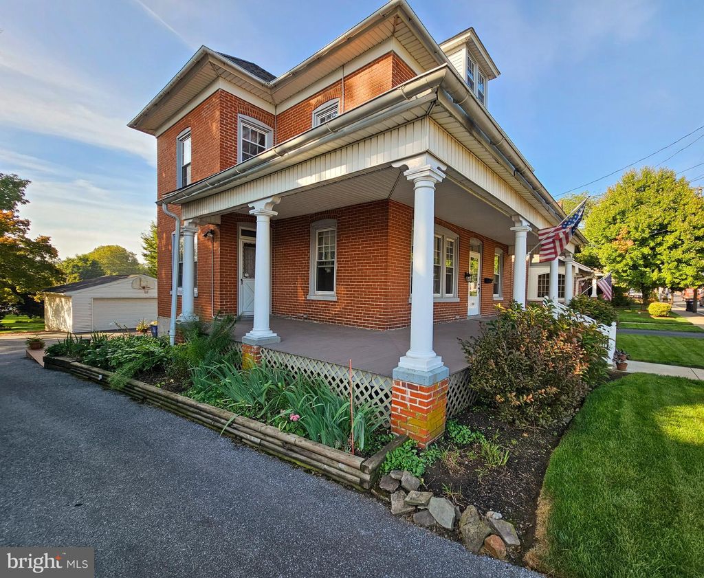 Photo of 418 E MAIN ST, NEW HOLLAND, PA 17557 (MLS # PALA2041204)