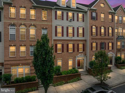 Condo For Sale - 7214 Elkridge Crossing Way<br/> ELKRIDGE, MD 21075