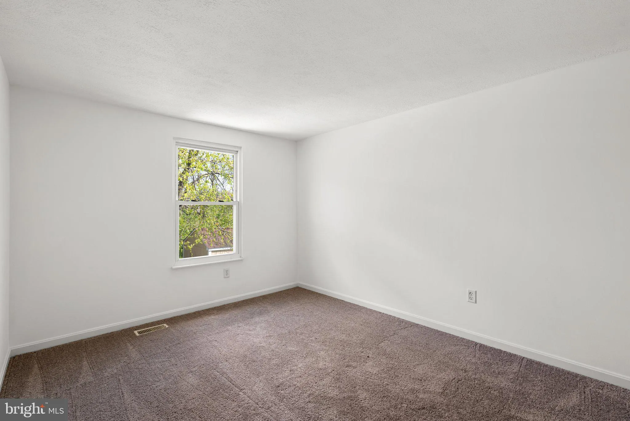 Severn, Maryland 21144, United States, 3 Bedrooms Bedrooms, ,3 BathroomsBathrooms,Residential,Contingent,105705