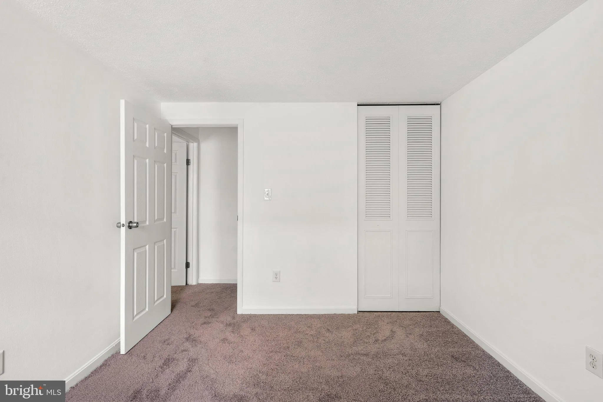 Severn, Maryland 21144, United States, 3 Bedrooms Bedrooms, ,3 BathroomsBathrooms,Residential,Contingent,105705