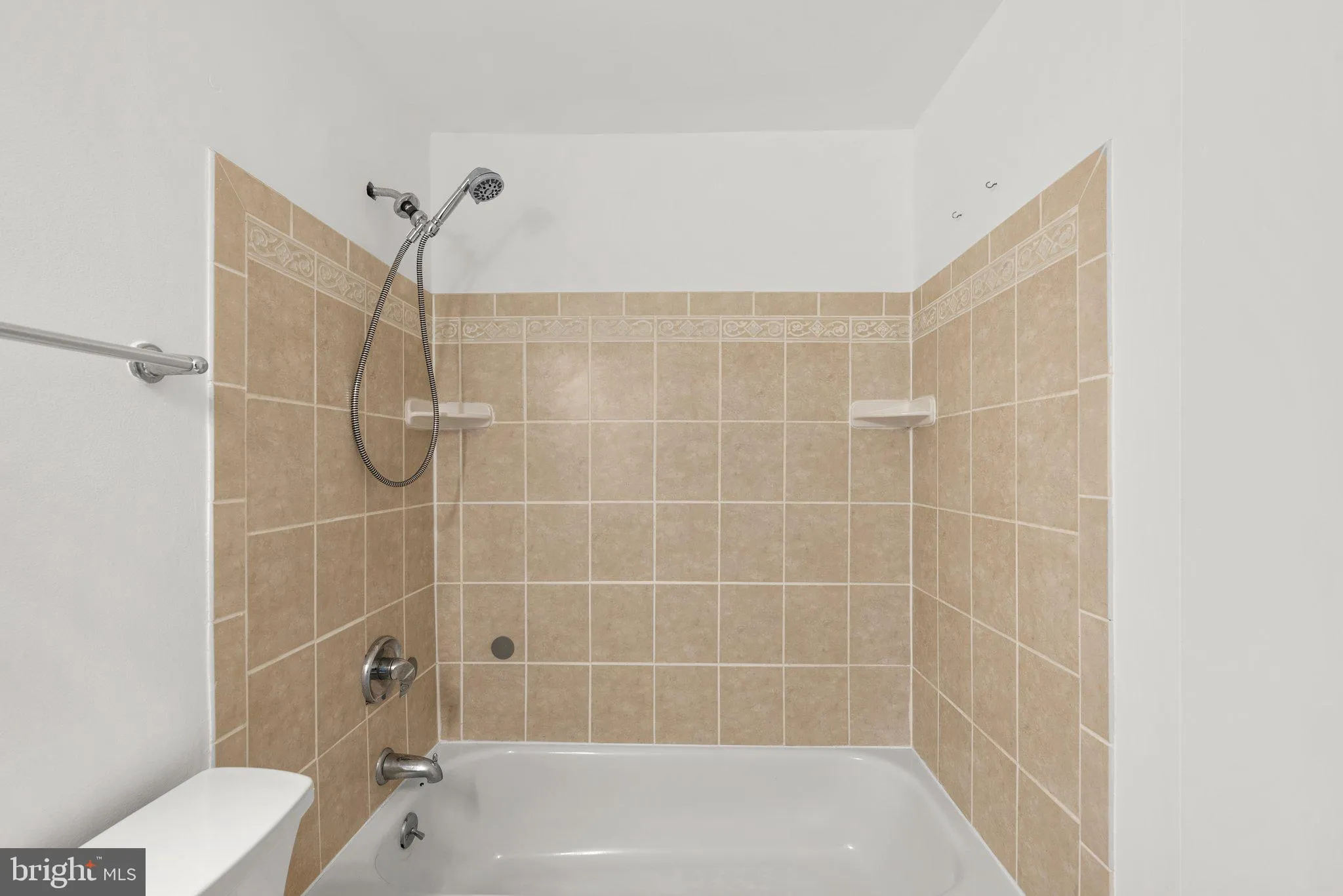 Severn, Maryland 21144, United States, 3 Bedrooms Bedrooms, ,3 BathroomsBathrooms,Residential,Contingent,105705