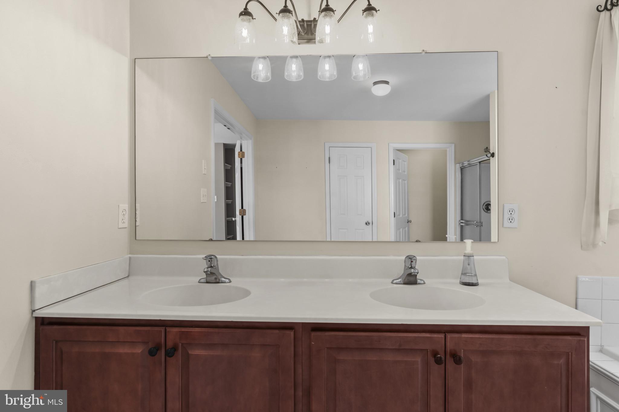 WILTSHIRE - Residential