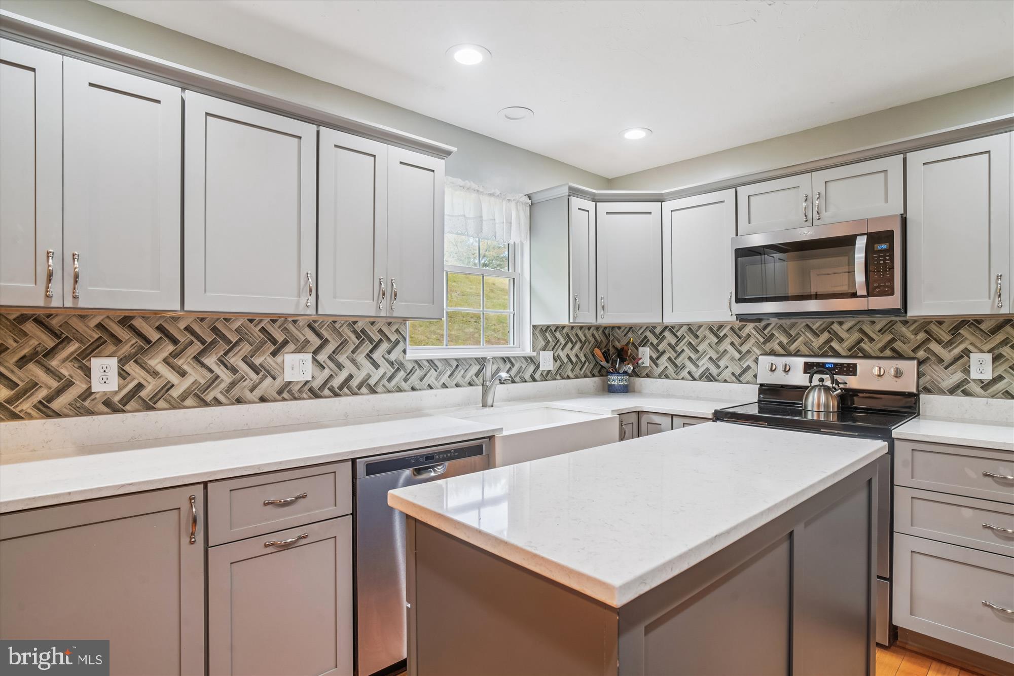 SULLIVAN HEIGHTS - Residential