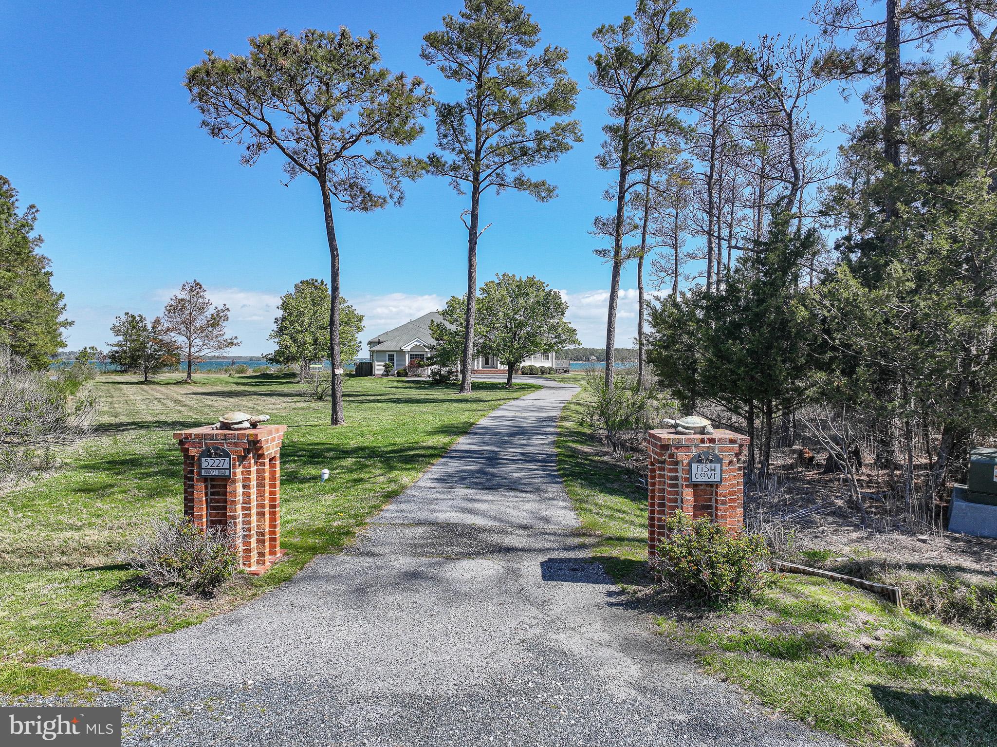 MCKEIL POINTE - Residential