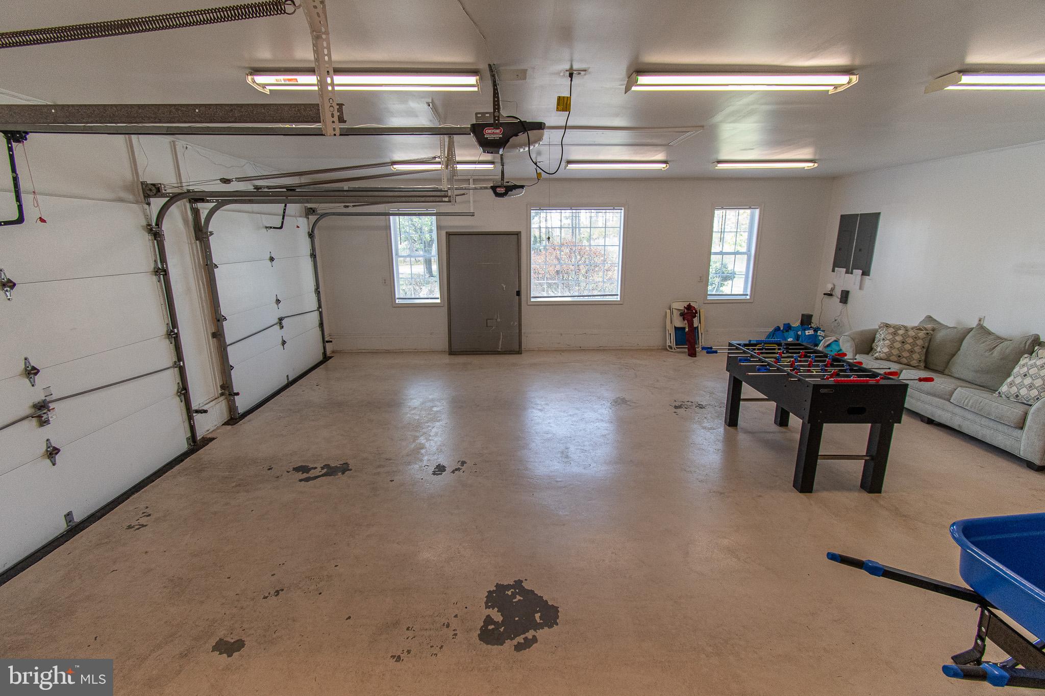 MCKEIL POINTE - Residential