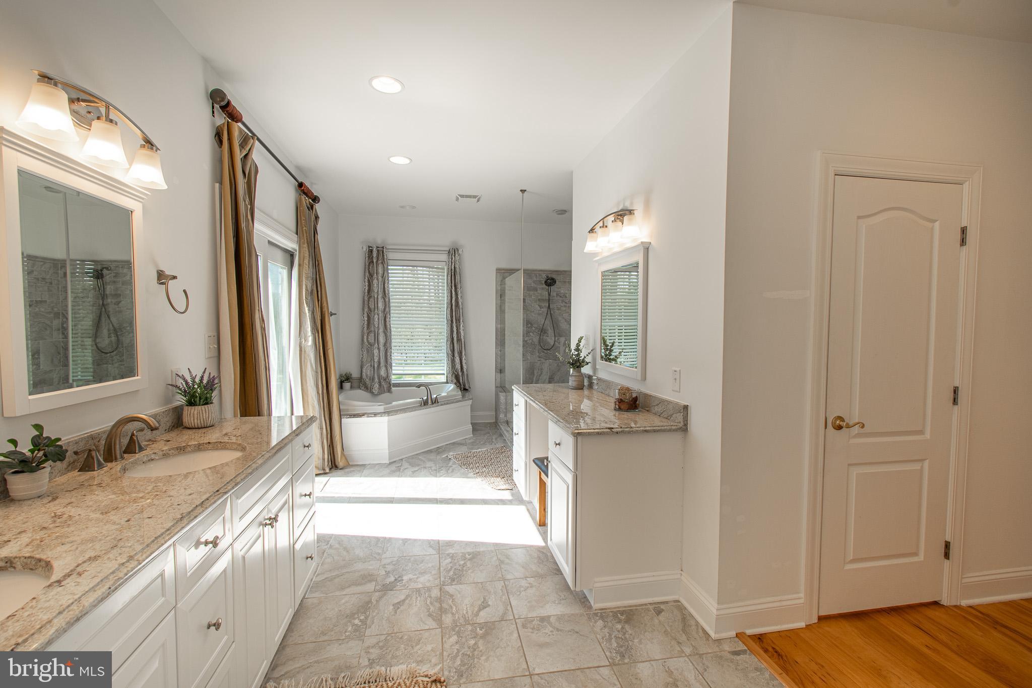 MCKEIL POINTE - Residential