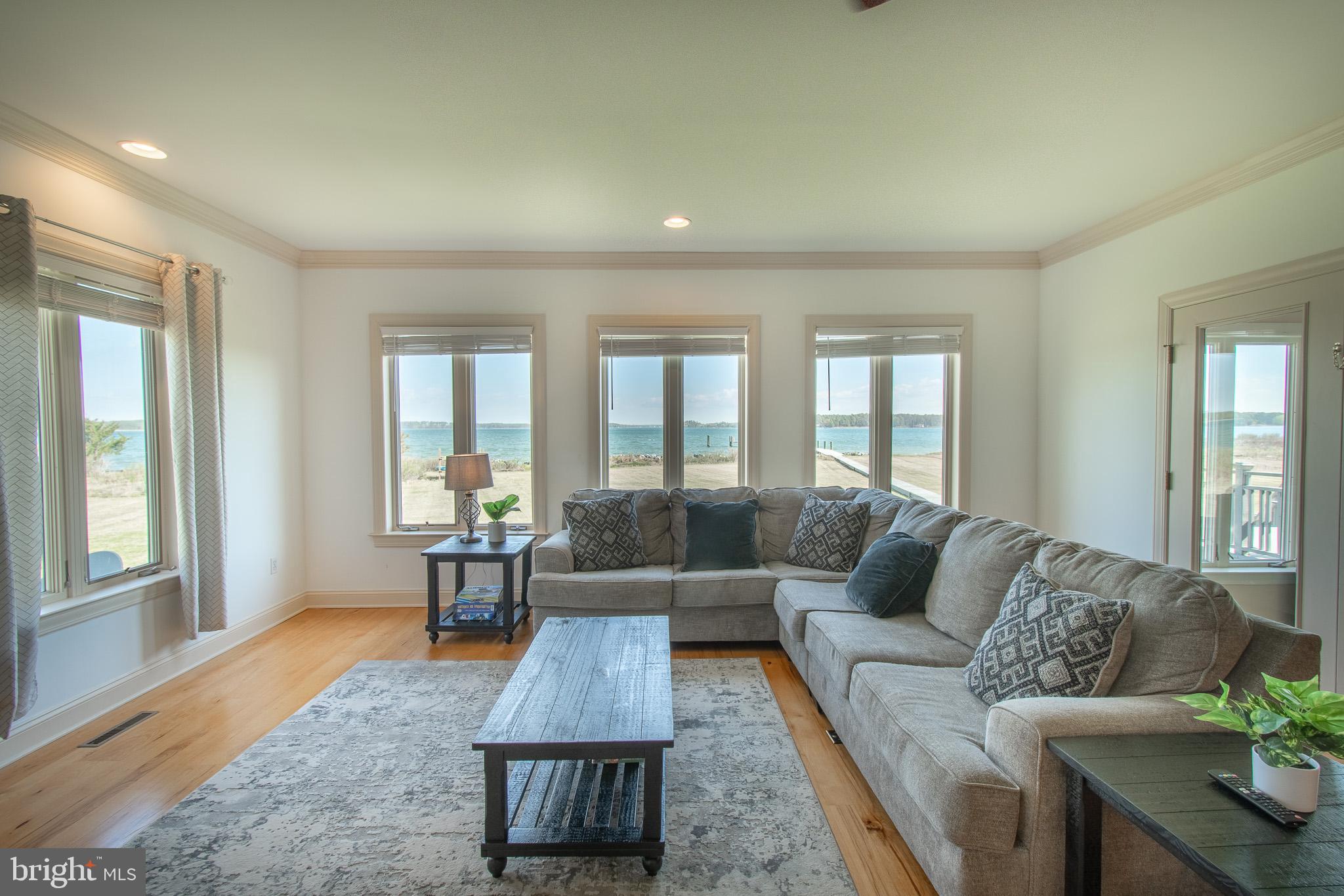 MCKEIL POINTE - Residential