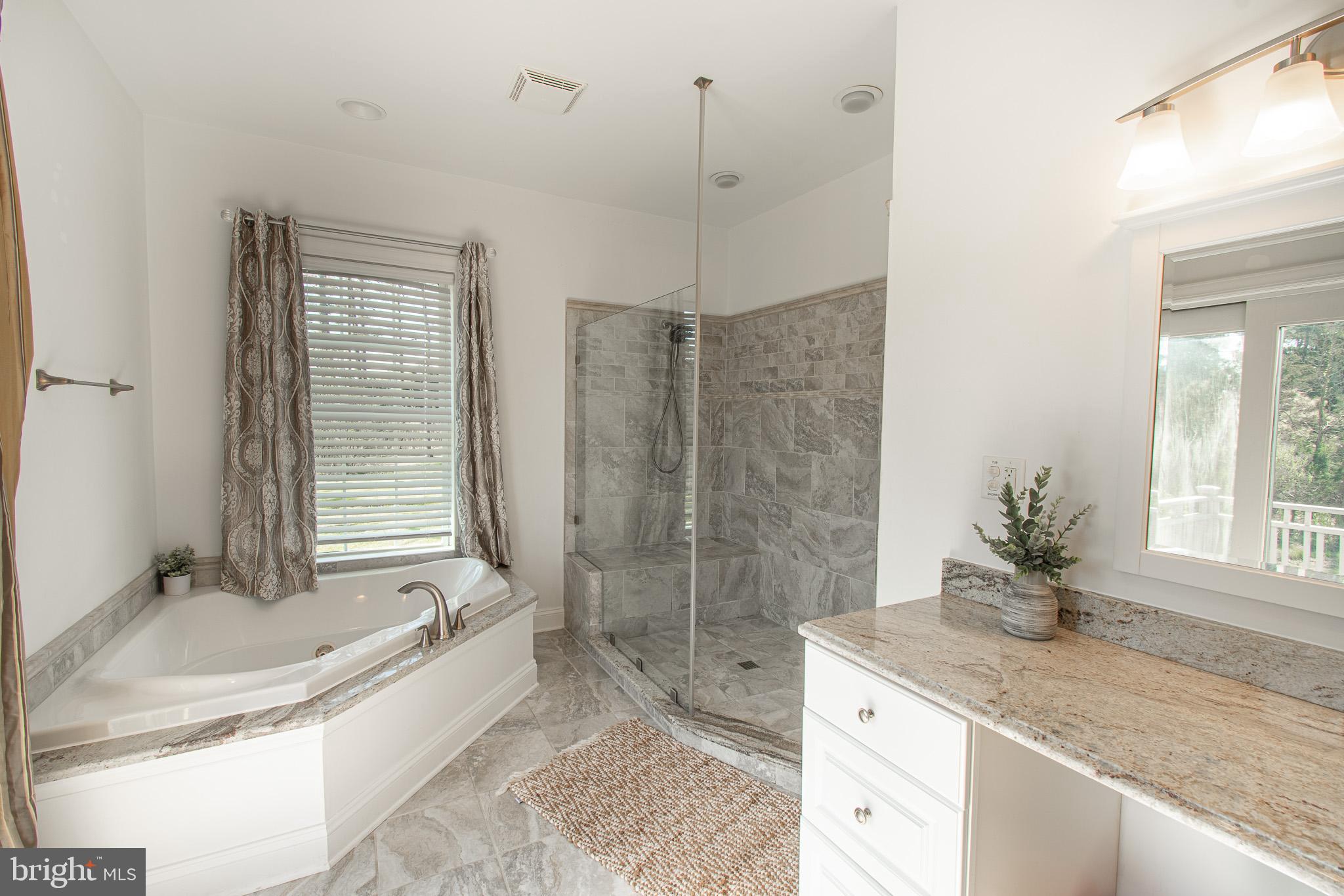 MCKEIL POINTE - Residential